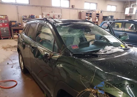 2024 Toyota Corolla Cross Le z USA, uszkodzony, nr VIN 7MUCAABG6RV093343